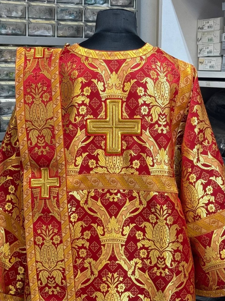 Диаконский стихарь, шелк, красный с золотом.