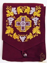 Дароносица, бордовый габардин, вышивка, 14 х 19 см, глубина 4 см