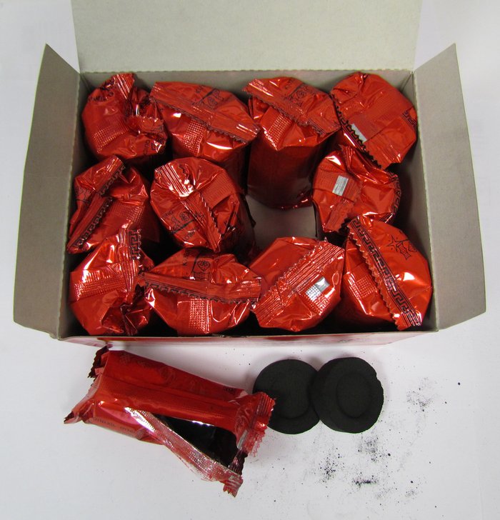 Уголь быстроразжигаемый , диаметр 40 мм, в упаковке 5 таблеток, большой, МЕТЕОРА Цена за 5 таблеток