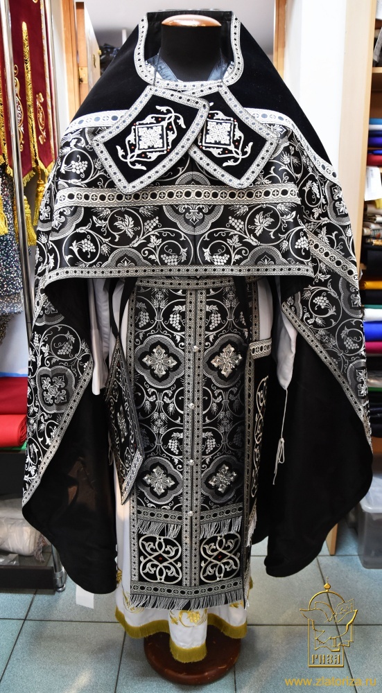 Облачение иерейское, шелк, черный с серебром, бархат, вышивка .