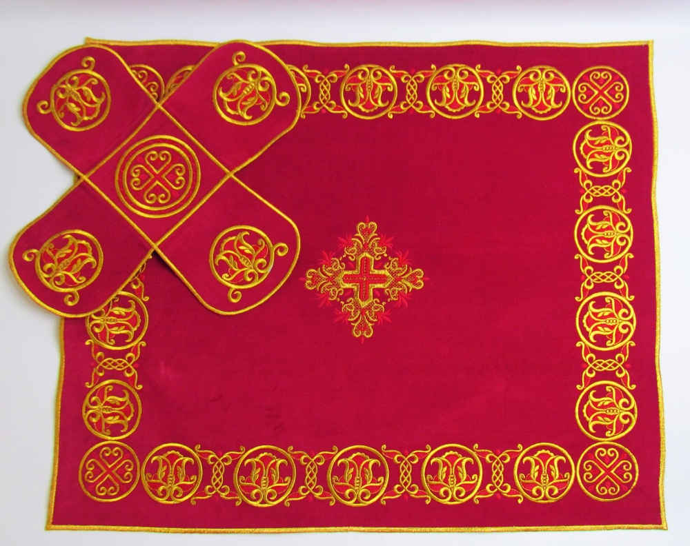 Покровцы бархат, вышитые, красные с золотом