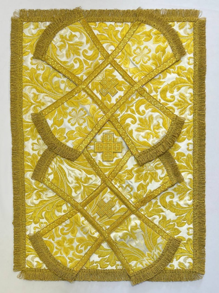 Покровцы парча Греция, белые с золотом