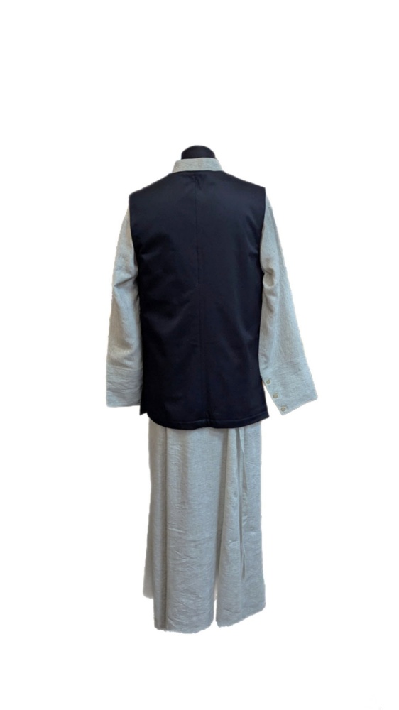 Жилетка мужская, утепленная , с подкладкой, черная. Размеры уточнять у продавца