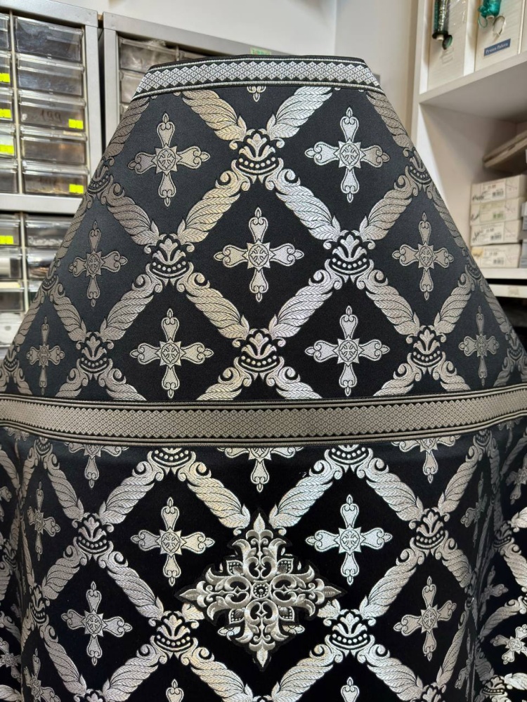 Облачение иерейское парча, черное с серебром.