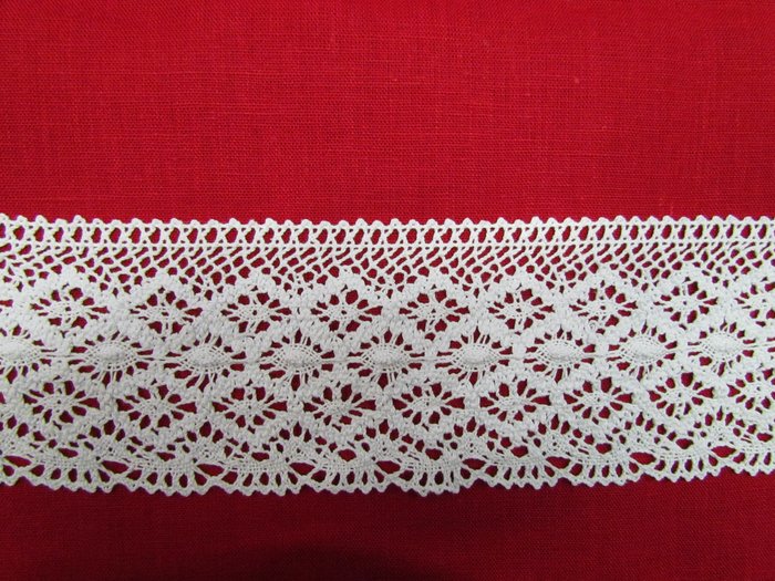 Кружево 39, плетеное