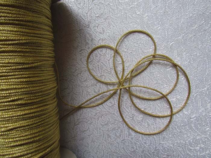 Шнур Германия 41338/2 col. 83, золото