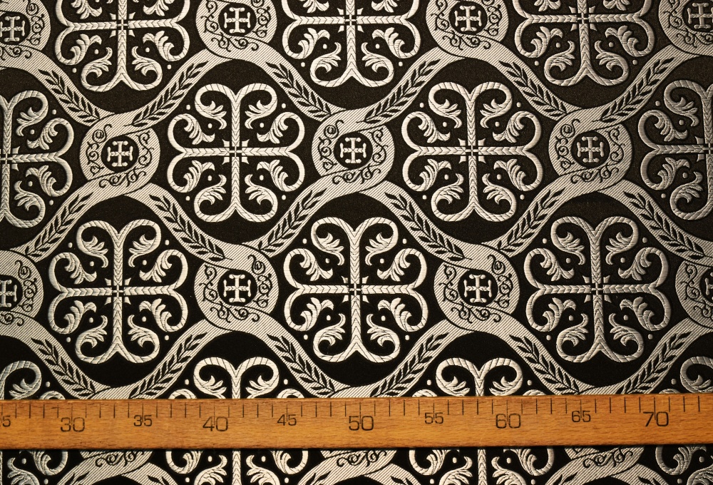 Шелк РАСЦВЕТШИЙ КРЕСТ, черный с серебром, шир. 150 см,