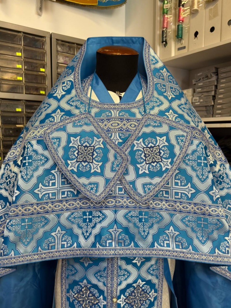 Облачение иерейское, шелк, голубое с серебром.