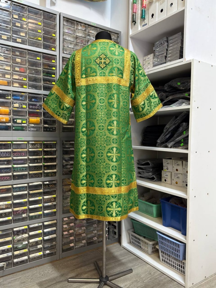 Стихарь алтарный длиной от 105 до 119 см, шелк, зеленый с золотом/серебром.