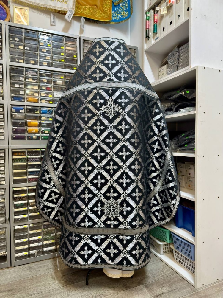 Облачение иерейское парча, черное с серебром.