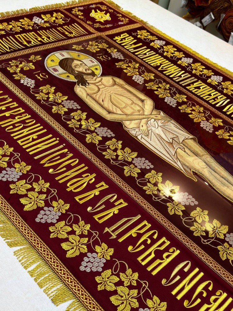 Плащаница Спаситель, средник 99х49, бархат, общий размер 156х105, оргстекло