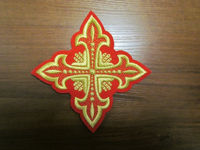 Крест 1 ОСТРЫЙ, красный с золотом,14,5 -16 см