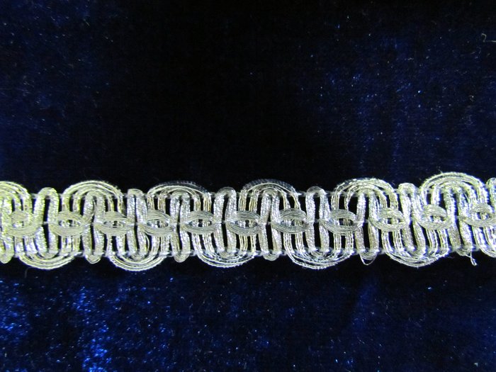 Тесьма серебро 18