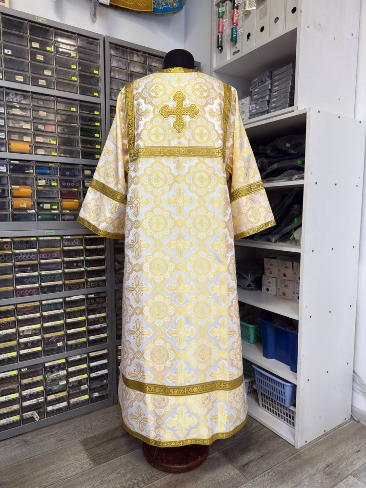 Стихарь алтарный, шелк, белый с золотом.