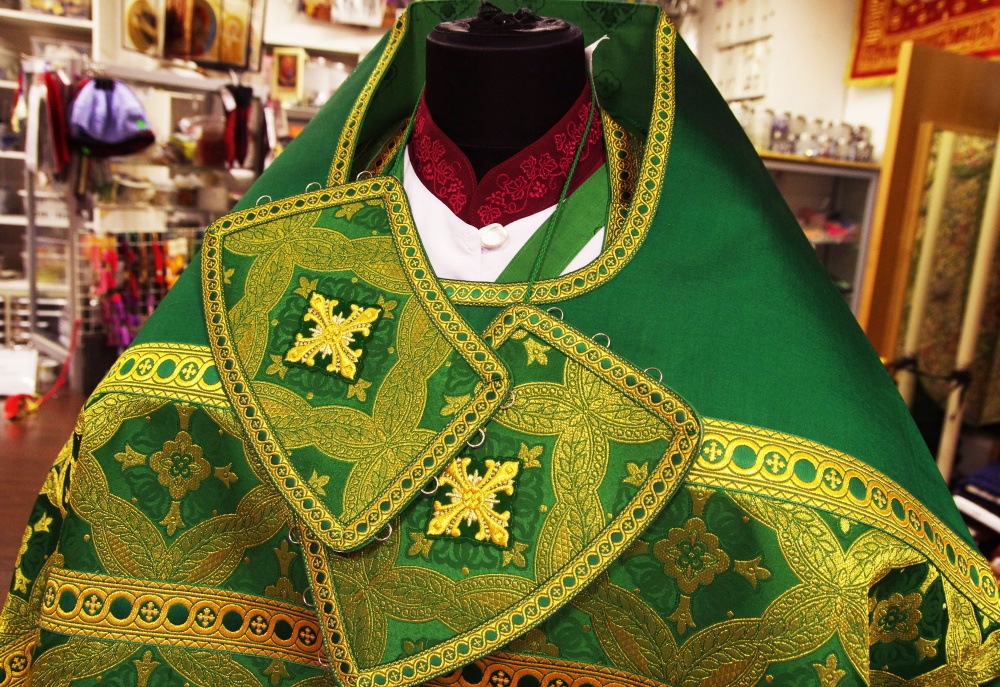 Облачение иерейское парча, зеленое с золотом, комбинированное.