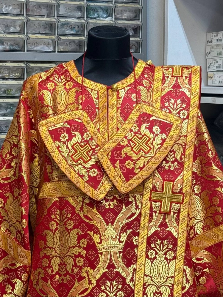 Диаконский стихарь, шелк, красный с золотом.