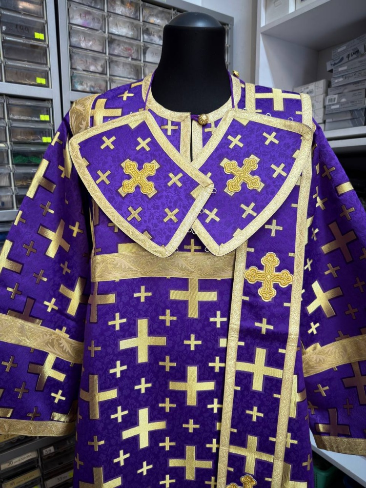 Диаконский стихарь, шелк, фиолетовый с золотом.