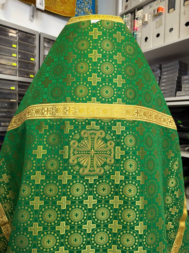Облачение иерейское, шелк, зеленый с золотом.