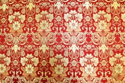 Шелк ГЛОКСИНИЯ, красный с бордо окантовкой, с золотом, шир. 150 см, Рахманово