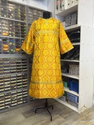 Стихарь алтарный длиной от 120 до 129 см, шелк, желтый с золотом.