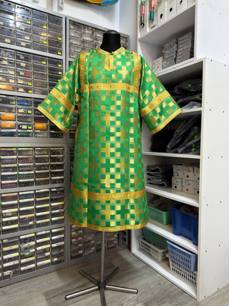 Стихарь алтарный длиной от 105 до 119 см, шелк, зеленый с золотом/серебром.