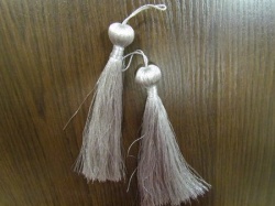 Кисть декоративная, серебро, длина 14-15 см, макушка - шар