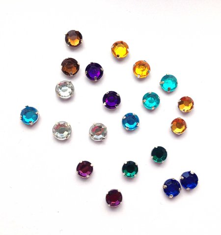 Стразы пришивные, круглые, в цапах КРЕСТ, цвет - микс