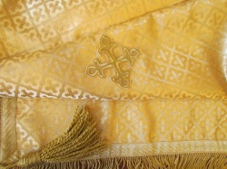 Пелена на престол, жертвенник 130 х 150 см, желтая, парча