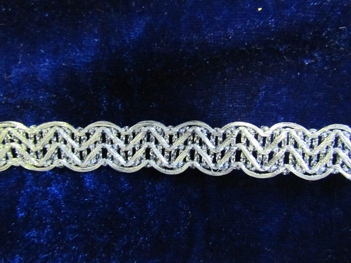 Тесьма серебро 15