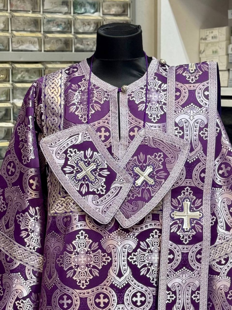 Диаконский стихарь, шелк, фиолетовый с серебром.