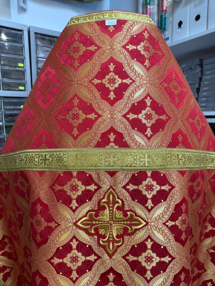 Облачение иерейское, шелк, красный с золотом.