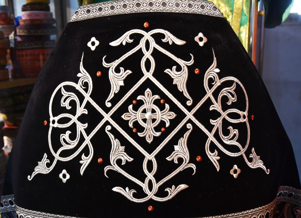 Облачение иерейское, шелк, черный с серебром, бархат, вышивка .