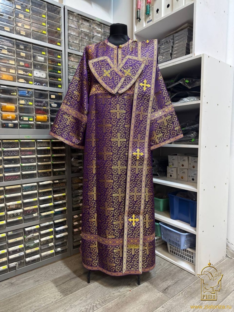 Диаконский стихарь, шелк, фиолетовый с золотом.