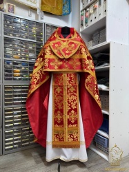 Облачение иерейское, шелк, красный с золотом. Облачение иерейское, шелк, красный с золотом.