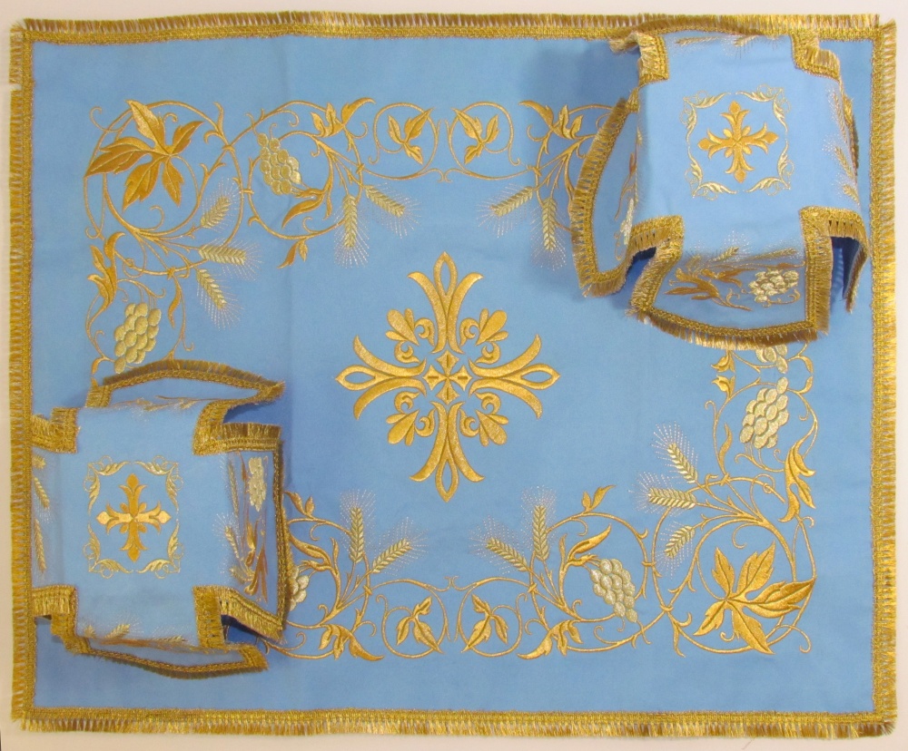 Покровцы габардин, голубые золото, серебро, вышитые колосья + виноград