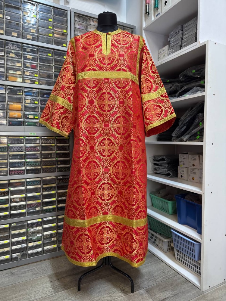 Стихарь алтарный, шелк, красный с золотом.