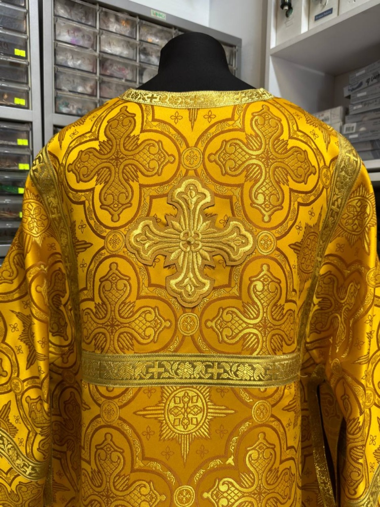 Стихарь алтарный, парча, желтый с золотом.