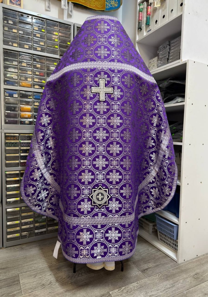 Облачение иерейское парча, фиолетовое с серебром.
