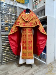 Облачение иерейское парча, красное с золотом. Облачение иерейское парча, красное с золотом.