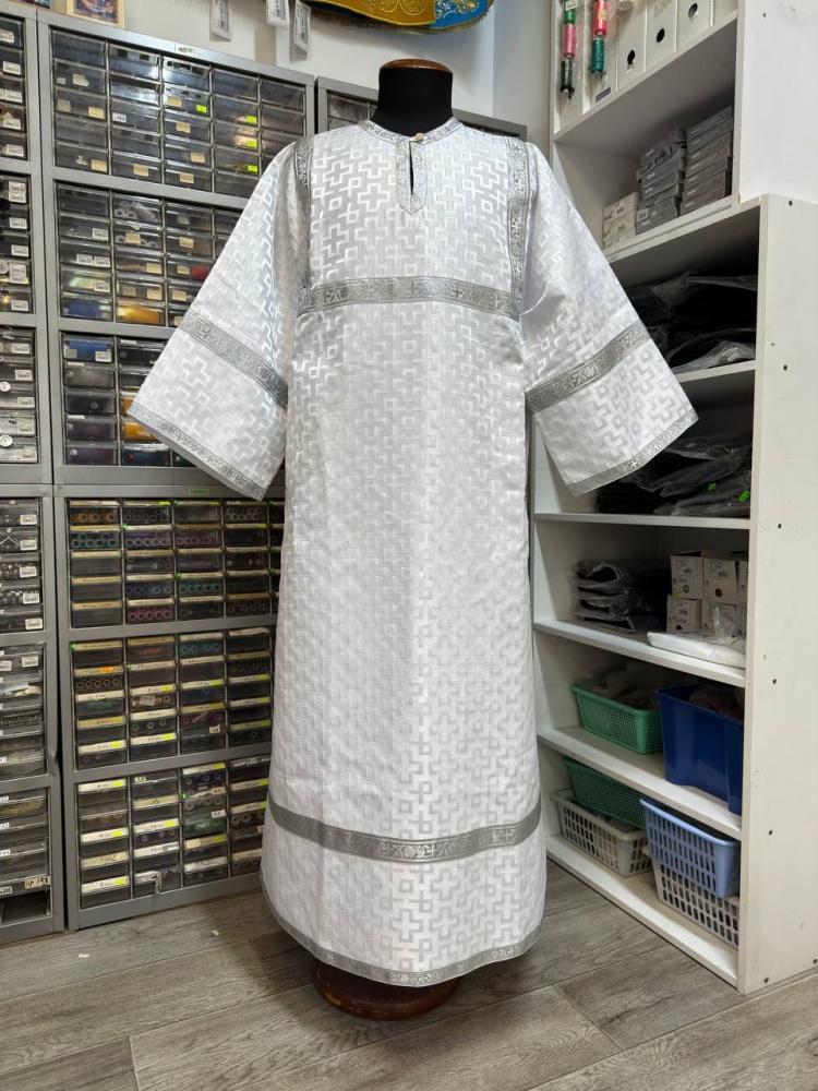 Стихарь алтарный, шелк, белый с серебром.