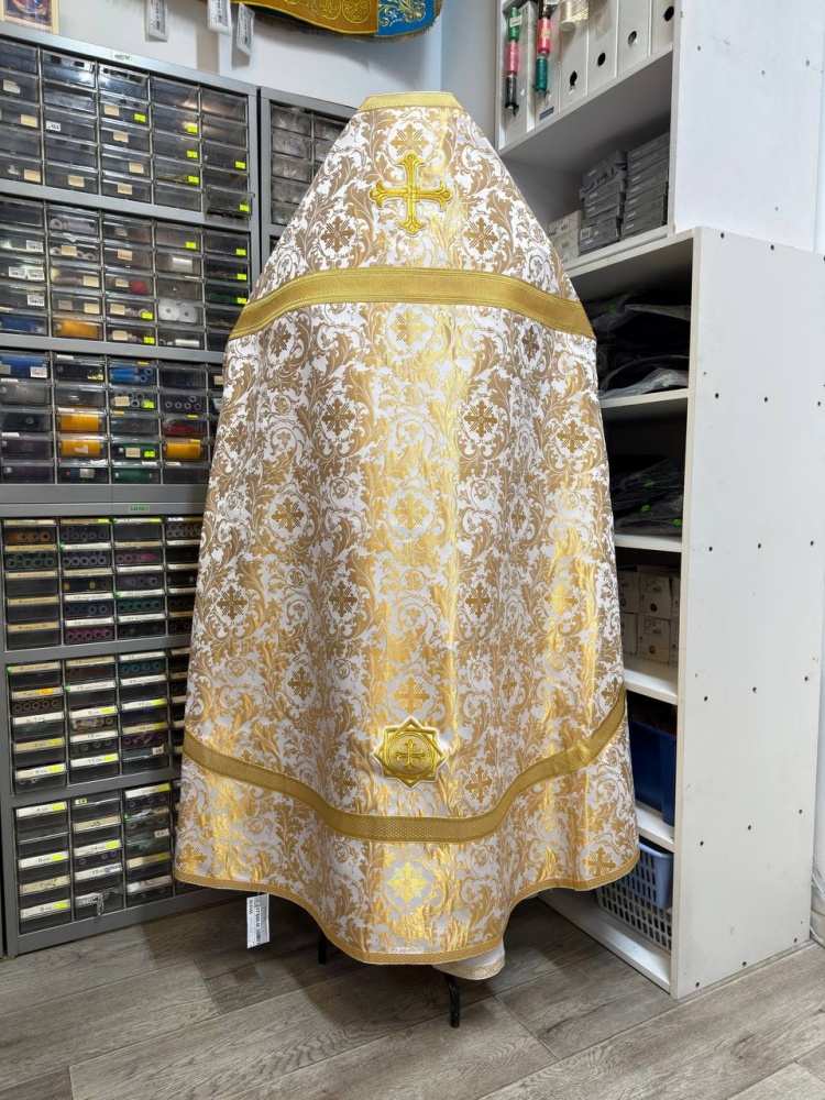 Облачение иерейское, шелк, белый с золотом.